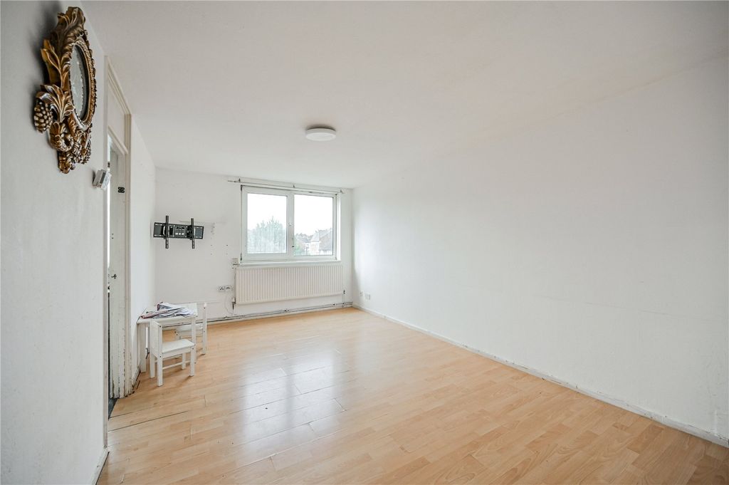 Property photo 3 of 10 Picture No. 01