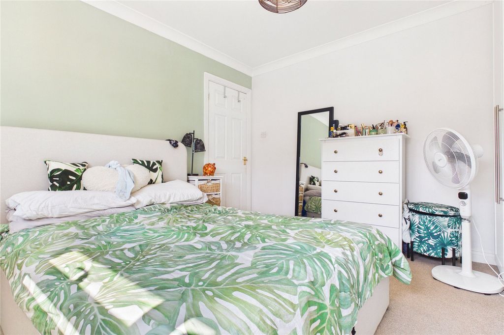 Property photo 3 of 17 Bedroom 1