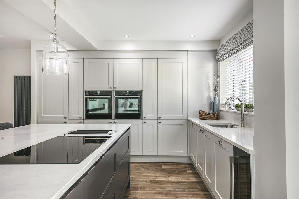 Property photo 3 of 42