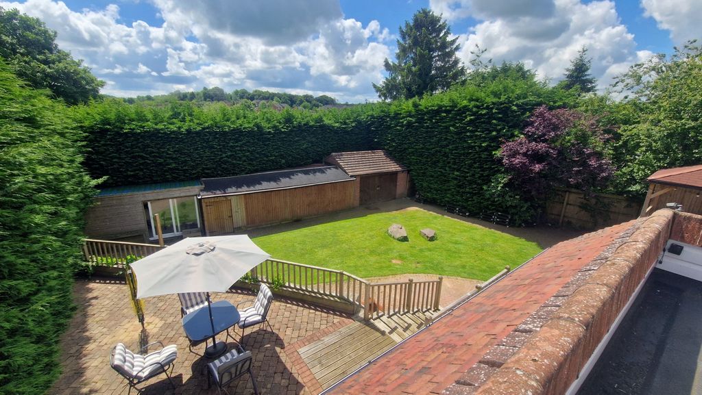 Property photo 3 of 22 Garden