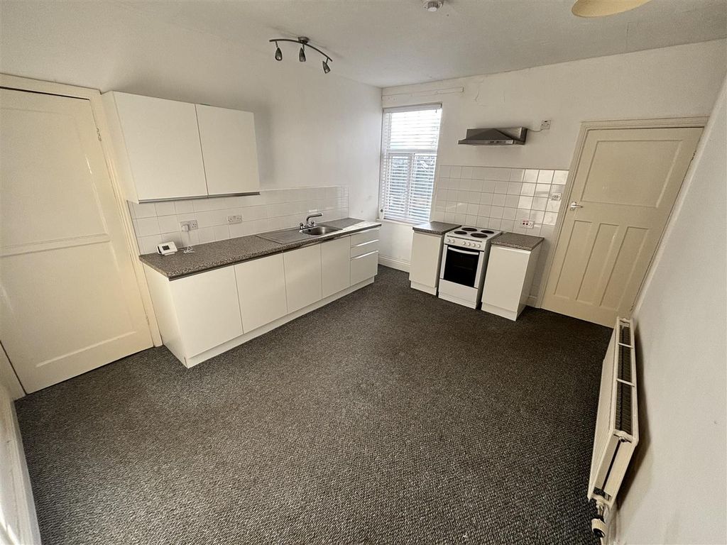 Property photo 3 of 9 Kitchen/Diner