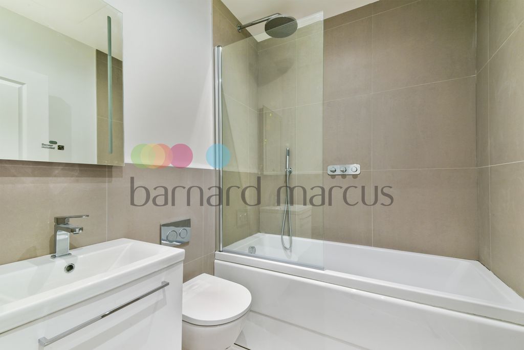 Property photo 1 of 6 Bathroom