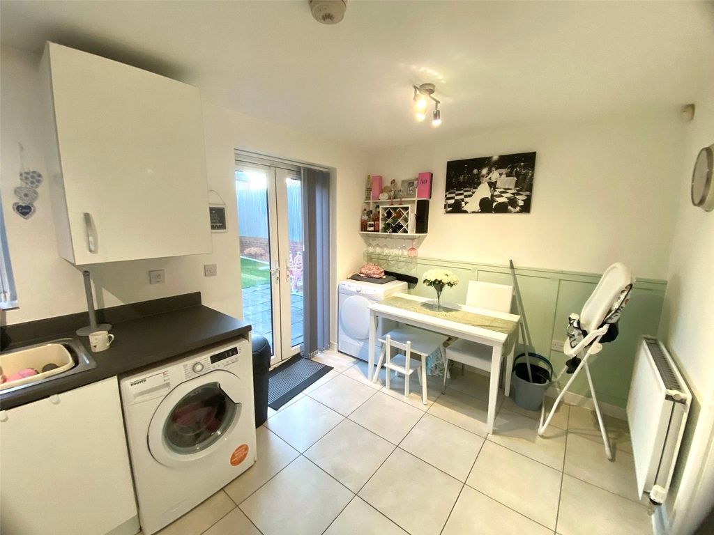 Property photo 3 of 9 Dining Room
