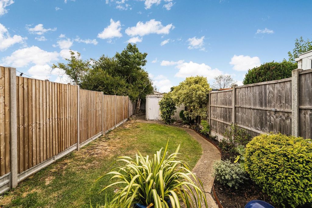 Property photo 3 of 14 Kingshill Avenue