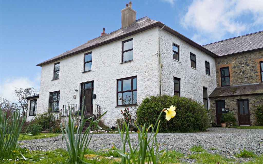 Property photo 2 of 41 Front