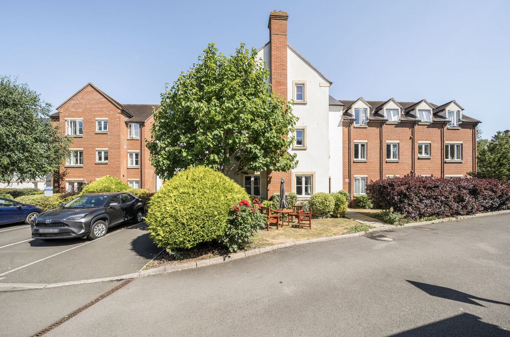 Property photo 1 of 14 Front Of Dove Court