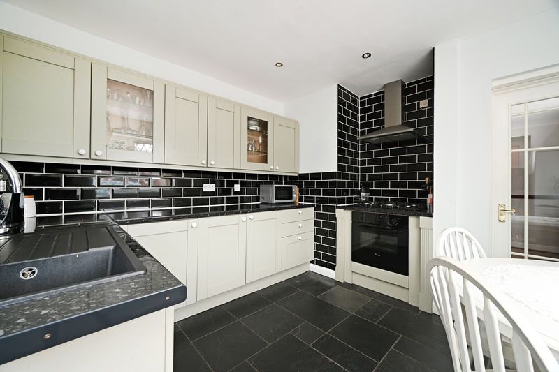 Property photo 2 of 28 Kitchen