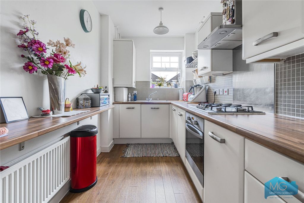 Property photo 2 of 16 Picture No. 20