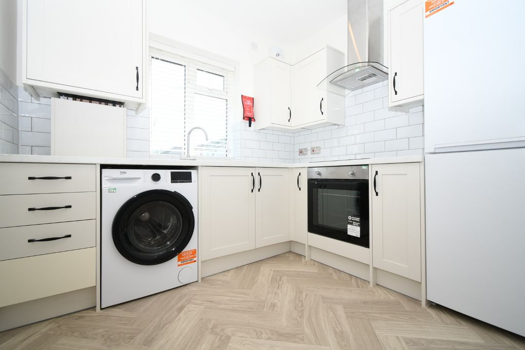 Property photo 3 of 9 5274563