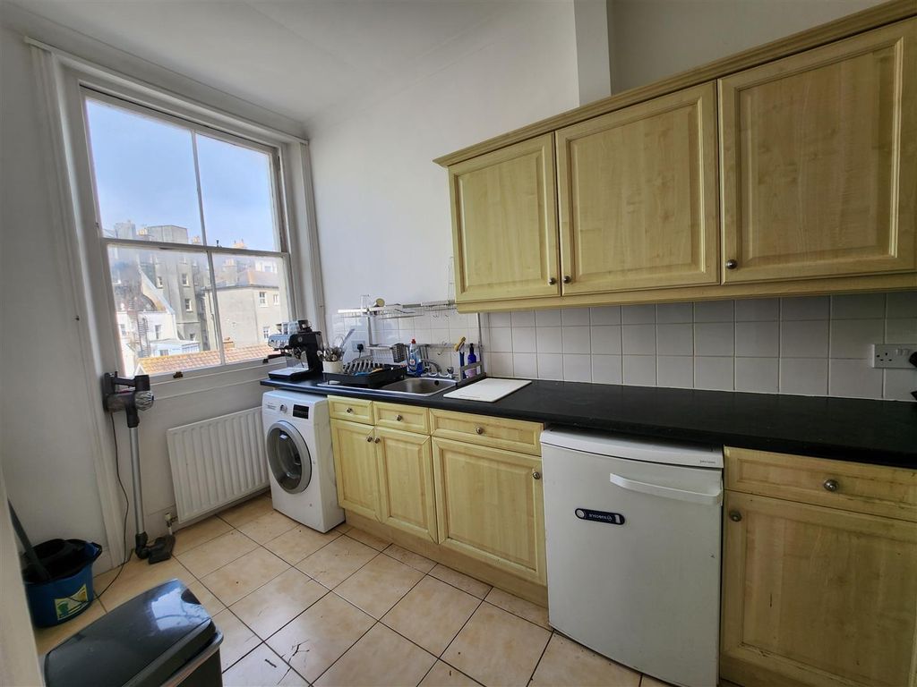 Property photo 3 of 9 Holland Road F7, 13-15  (10).Jpg