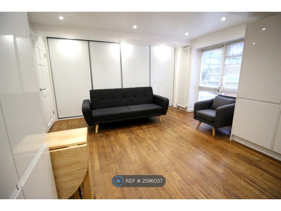 Property photo 1 of 9 Living Space