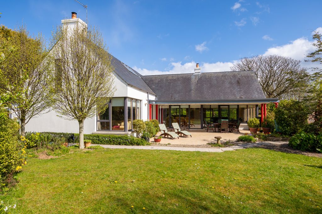 Property photo 1 of 33