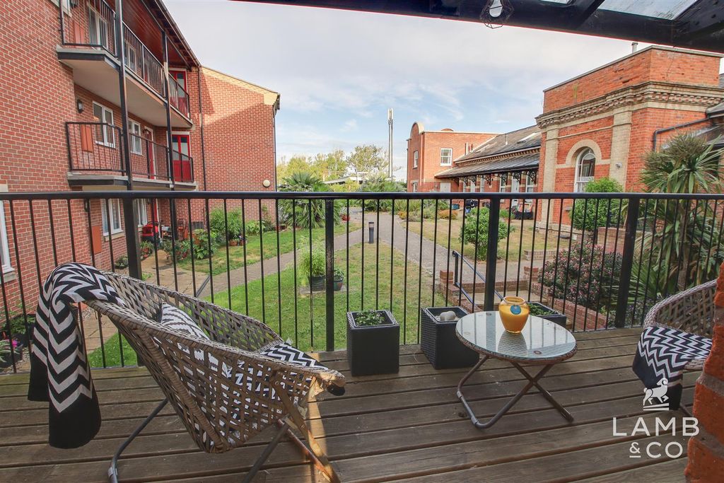 Property photo 2 of 21 Balcony