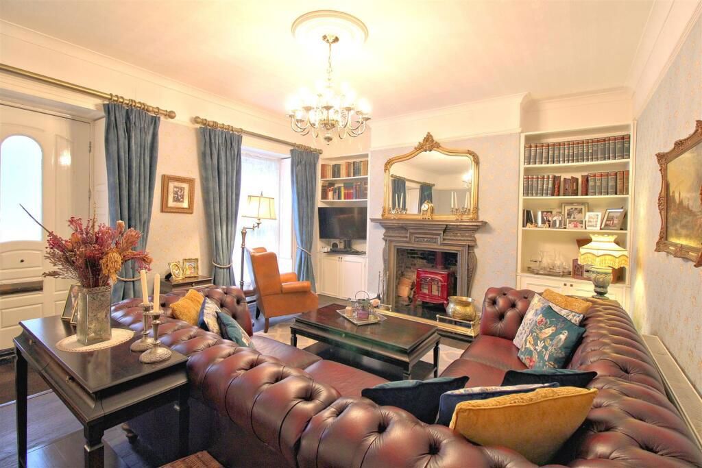 Property photo 2 of 51