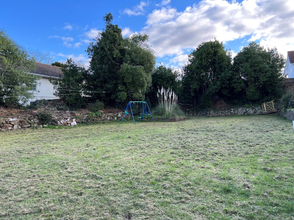 Property photo 2 of 3