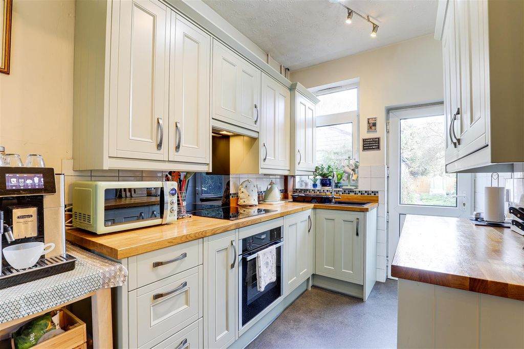 Property photo 3 of 22 5767.Jpg