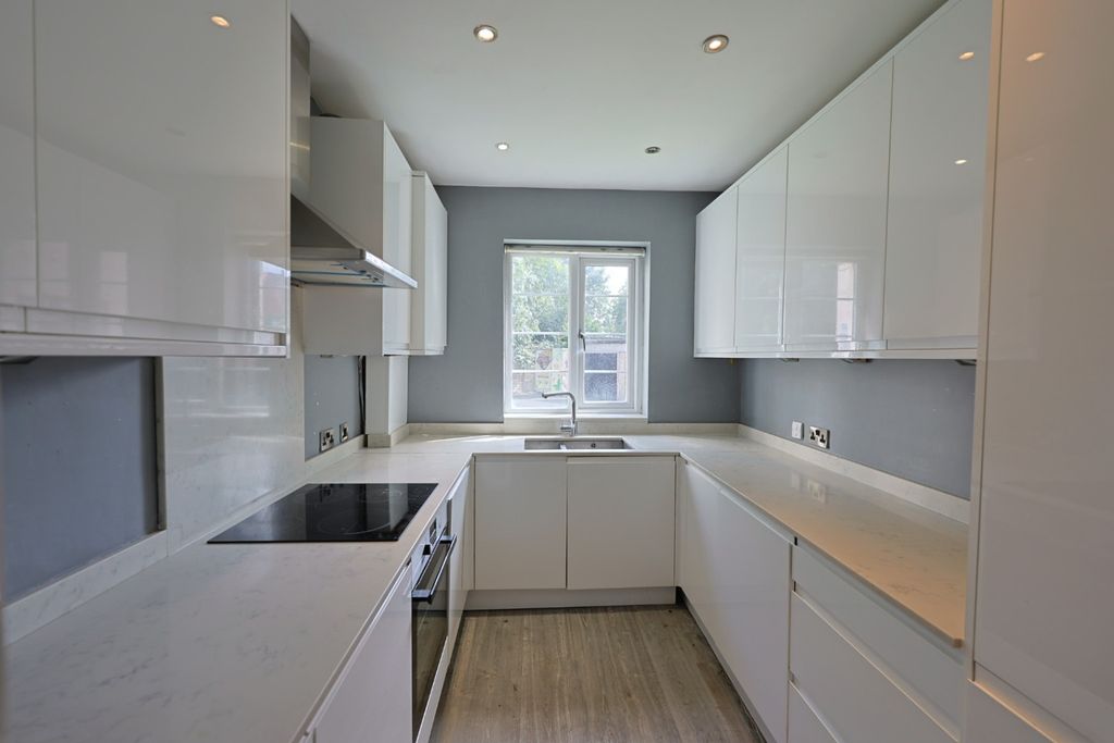 Property photo 3 of 7 4418332
