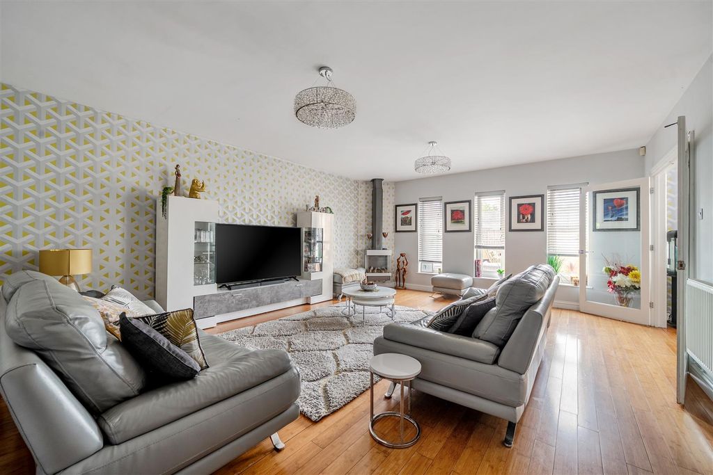 Property photo 2 of 20 1495486-11-6A6333A0F3481.Jpg