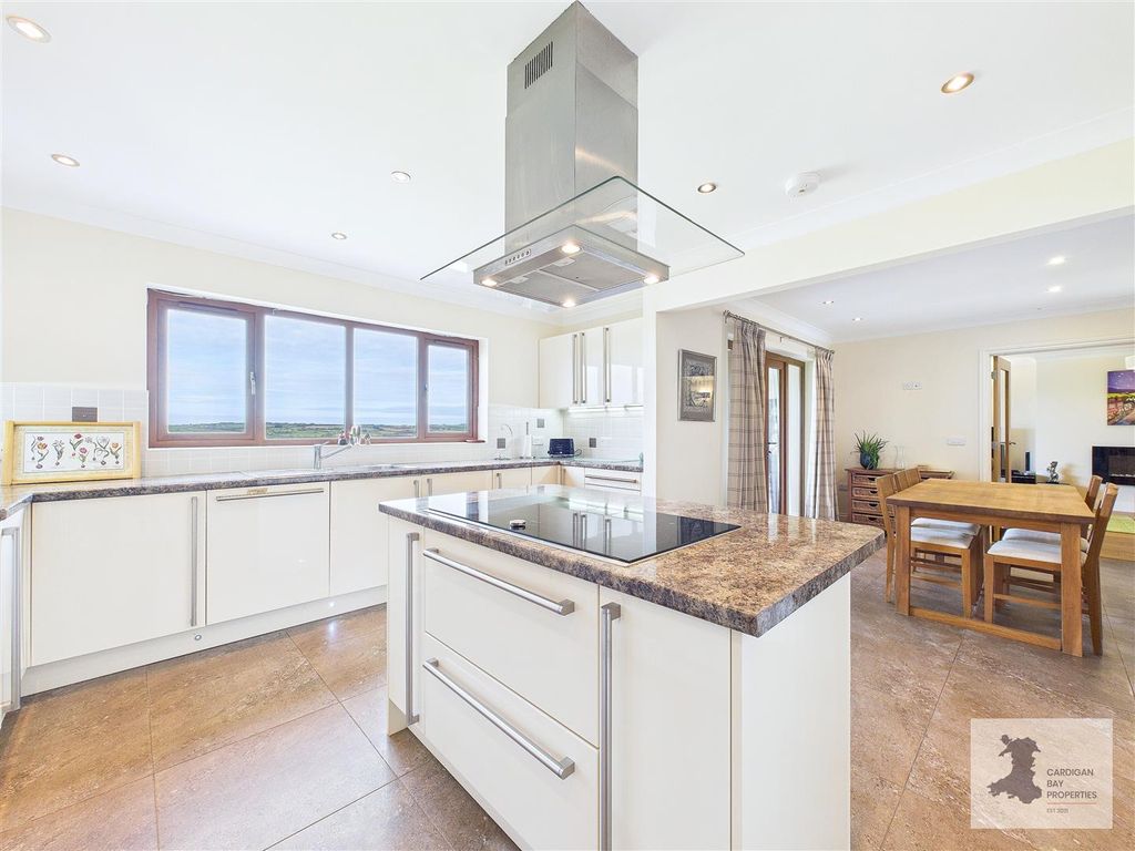 Property photo 1 of 40 Kitchen