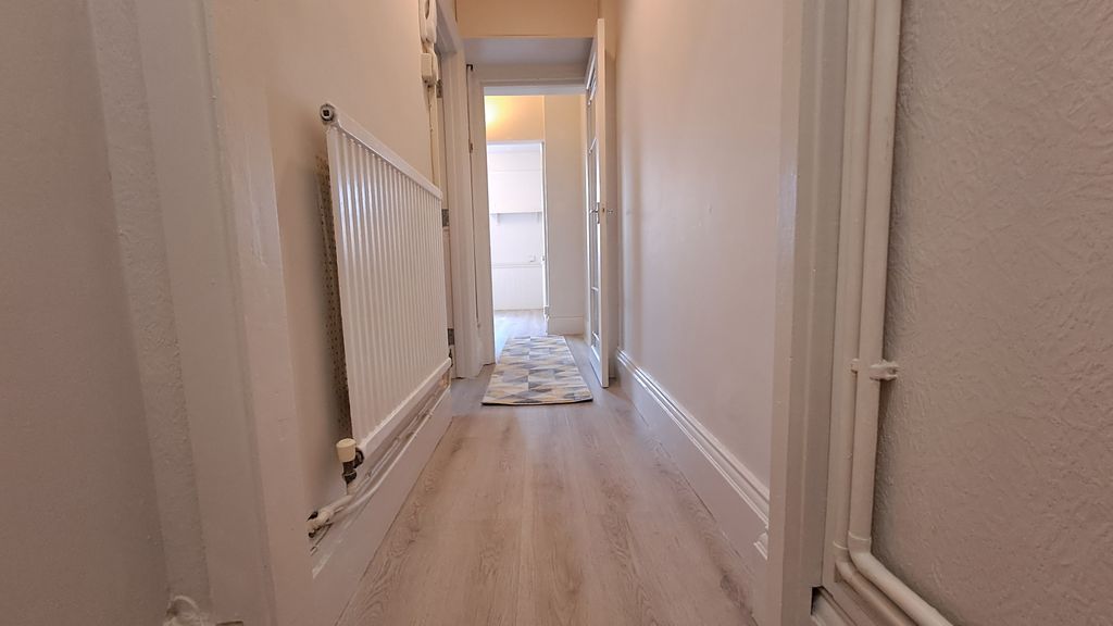 Property photo 3 of 7 Photo 2