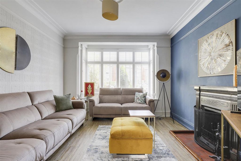 Property photo 2 of 25