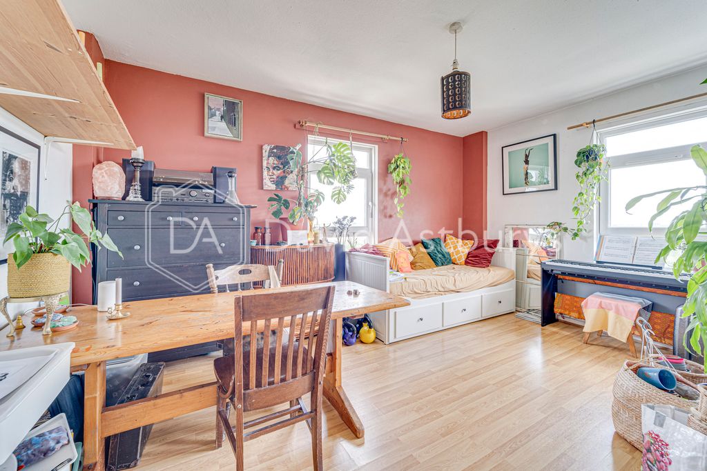 Property photo 2 of 12 Ndb05260_Enfused