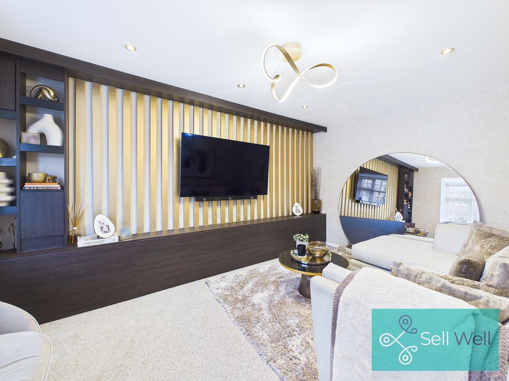 Property photo 3 of 33 Lounge