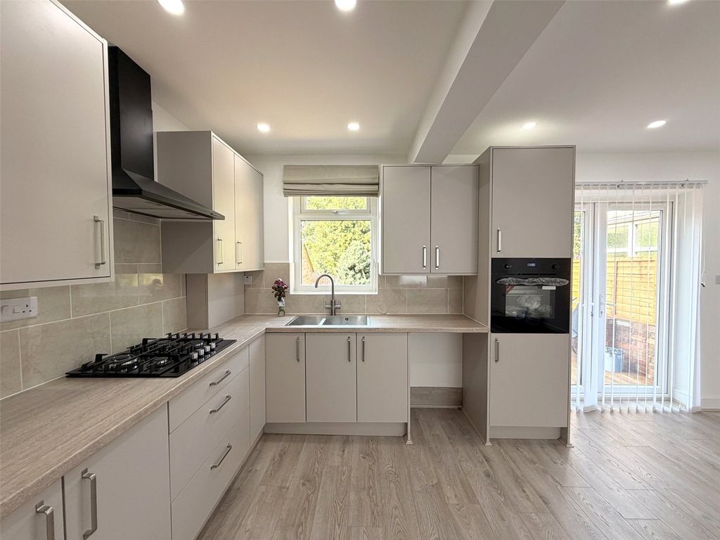 Property photo 3 of 25 Kitchen
