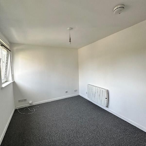 Property photo 2 of 10 Bedroom