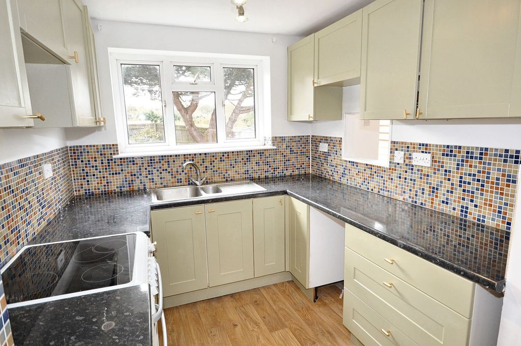 Property photo 2 of 14 Kitchen