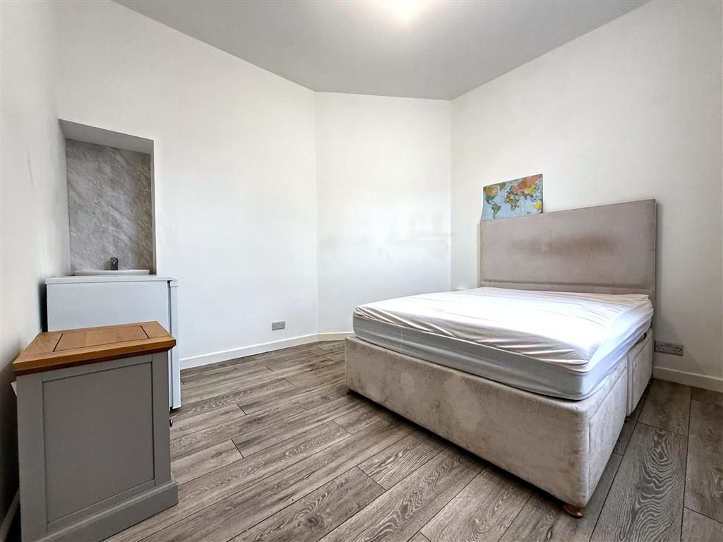 Property photo 1 of 4 Bedroom 1