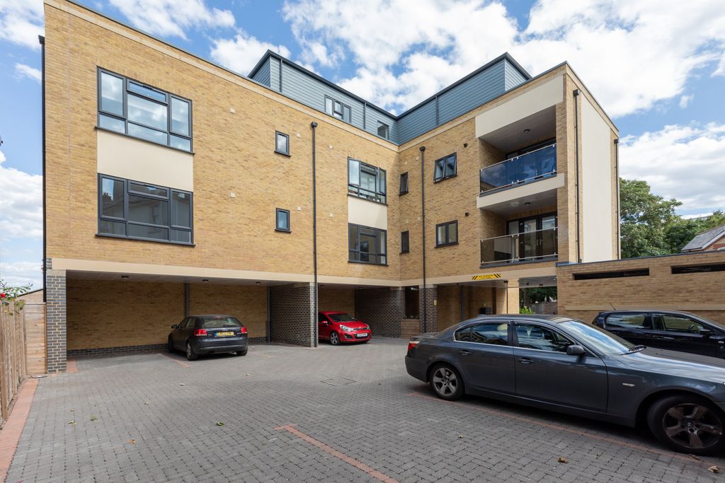 Property photo 2 of 9