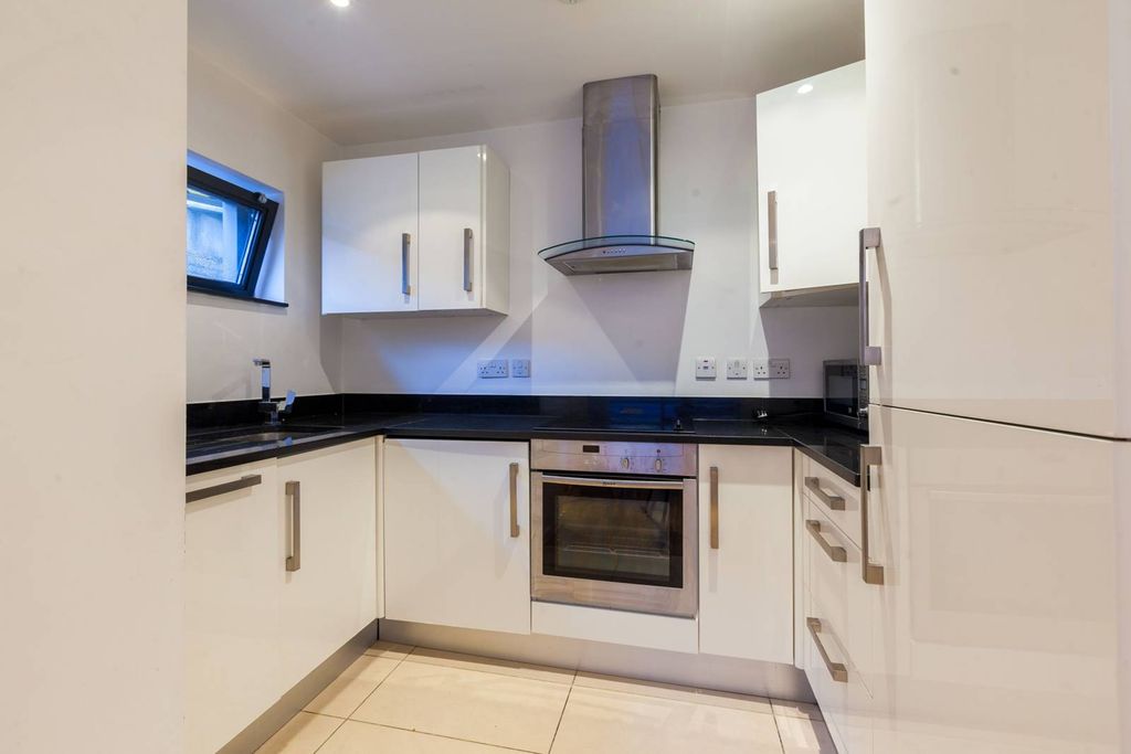 Property photo 2 of 5