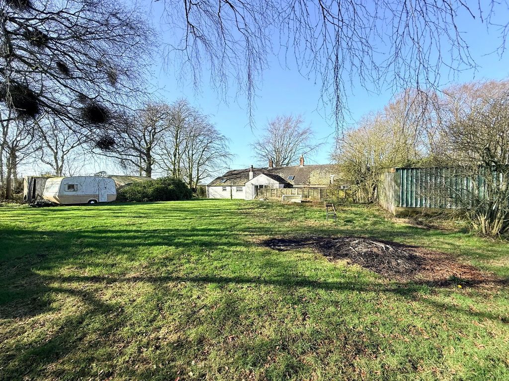 Property photo 2 of 23