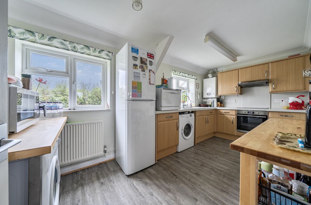 Property photo 3 of 16 1423963-17-69B00d...