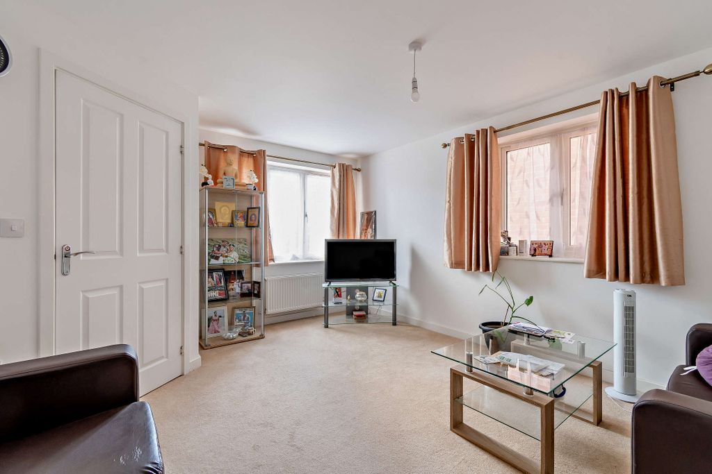 Property photo 2 of 16