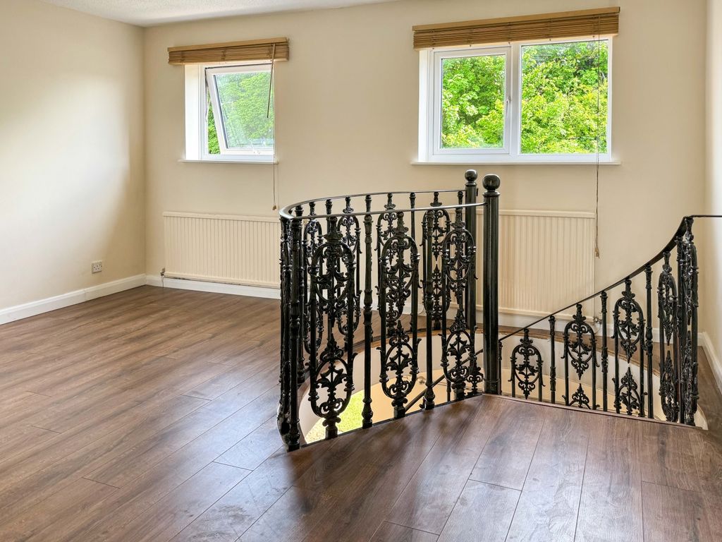 Property photo 2 of 11 Img_2895