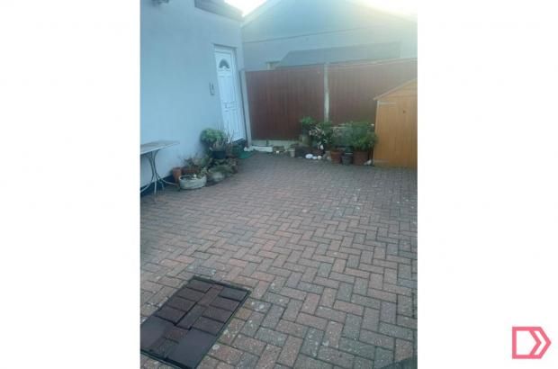 Property photo 3 of 4 Flat 003.Jpeg