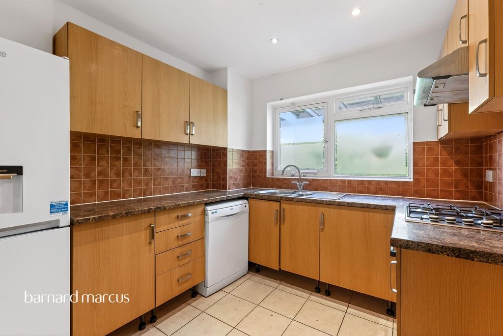 Property photo 3 of 24