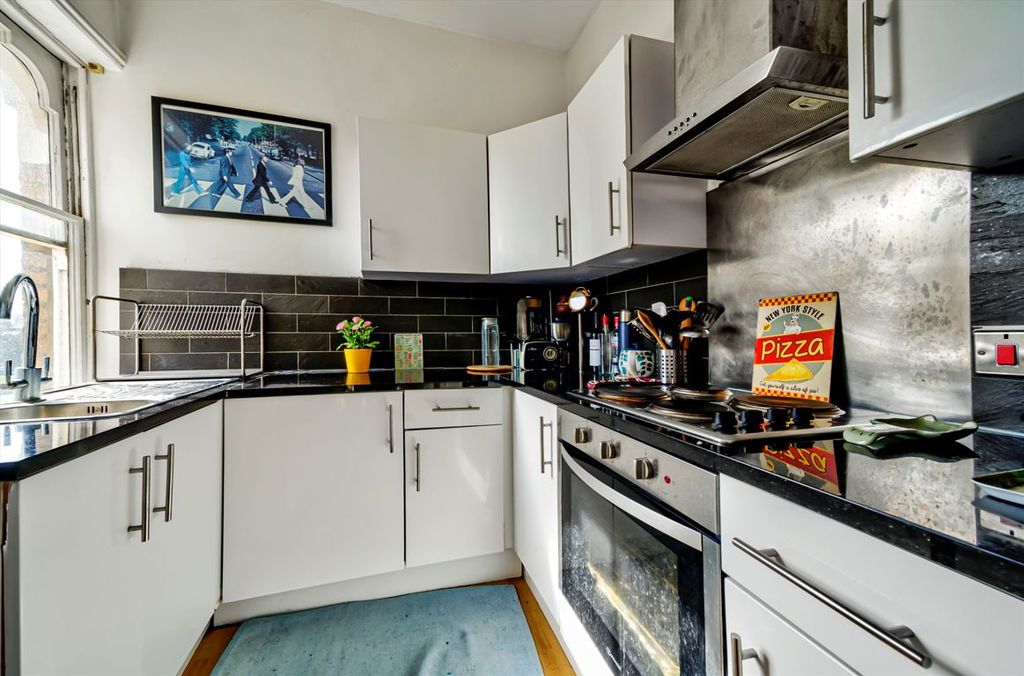 Property photo 3 of 4