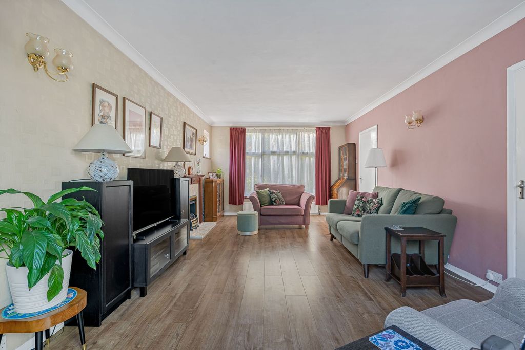 Property photo 2 of 36