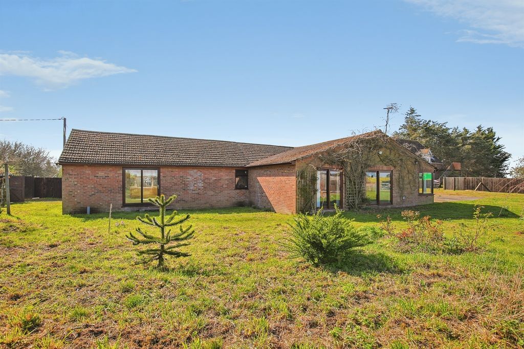 Property photo 3 of 32