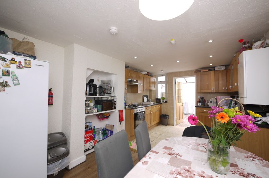 Property photo 2 of 9 1060503