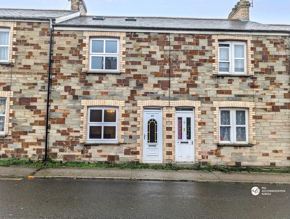 Property photo 1 of 18 Front (Exterior)