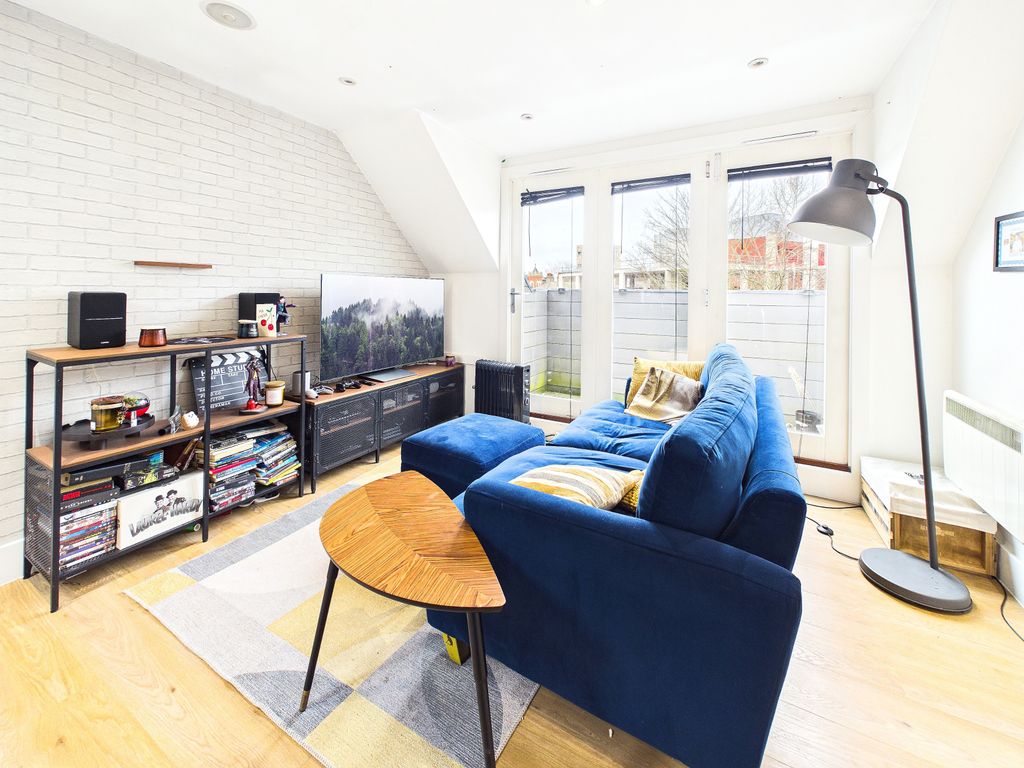 Property photo 2 of 7