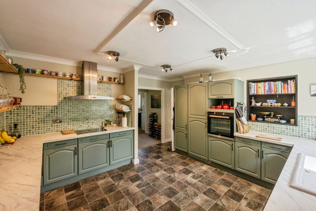 Property photo 2 of 30 23