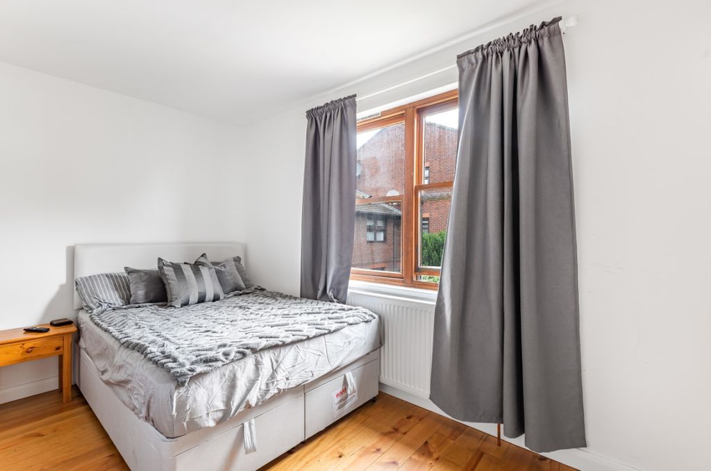 Property photo 3 of 7 856027 (7)