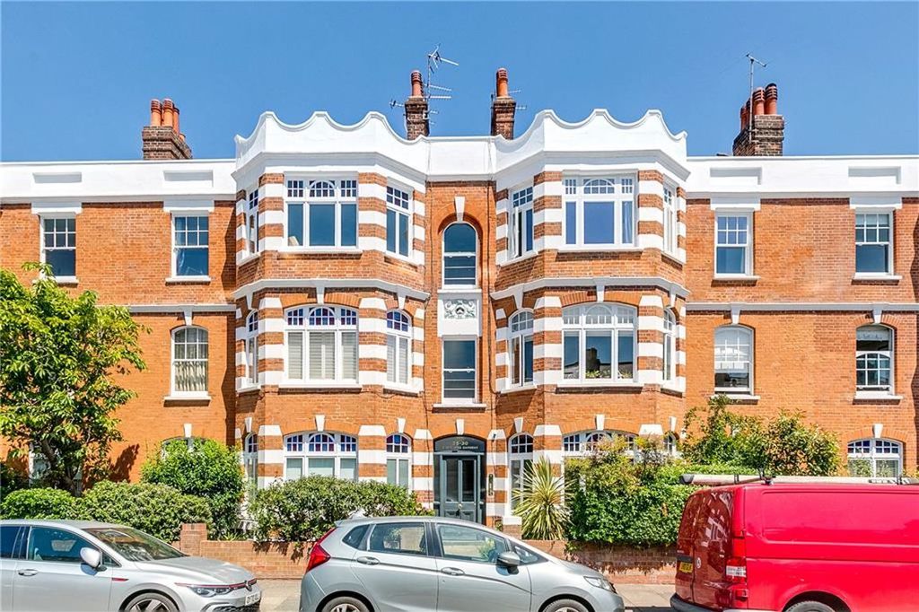 Property photo 1 of 8