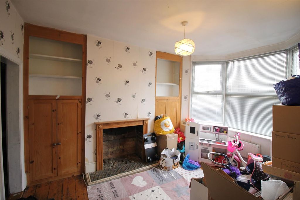 Property photo 3 of 9