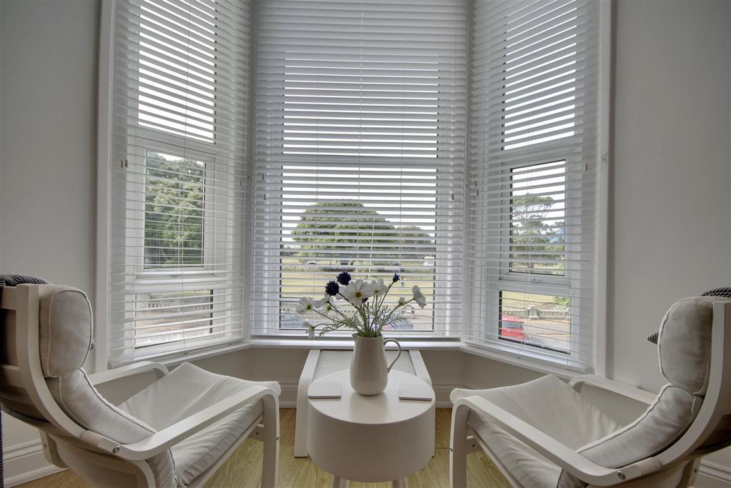 Property photo 2 of 20 970437F4-1F10-4Af6-96BA-7C2Fcf39549B_1_201_A.Jpeg